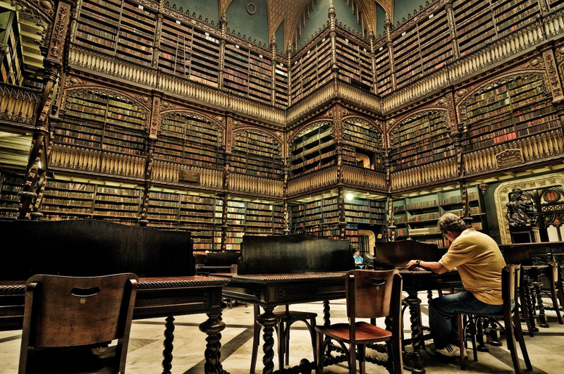 Illustration for article titled Its Friday. Lets Just Gawk at This Beautiful Library